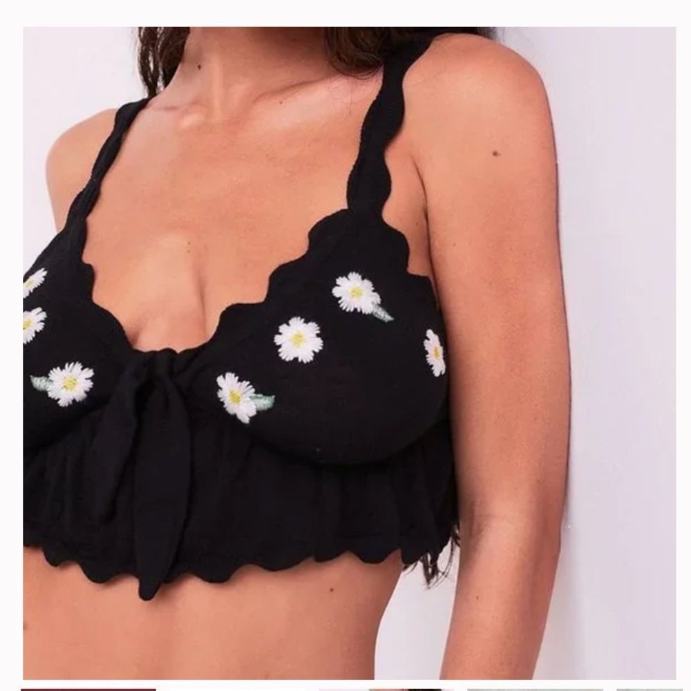 NWT FOR LOVE AND LEMONS Black DAISY Crop Top Lounge Shirt size medium